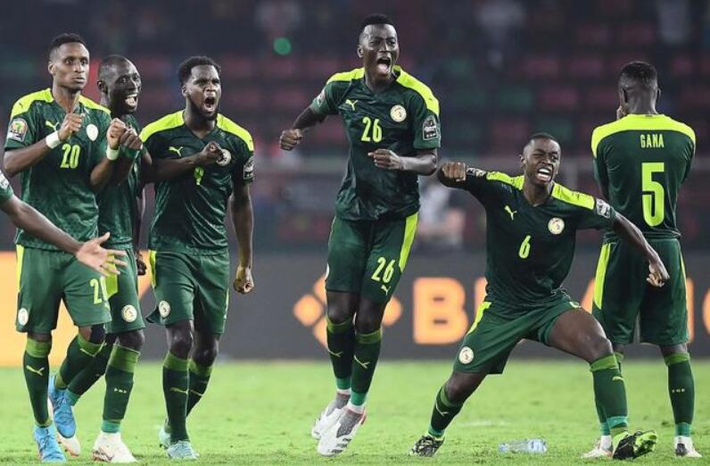 世界杯历史上第1位得黄牌的球员,世界杯历史上第一支0:3翻盘的球队