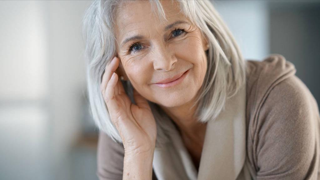 白头发越长越多什么原因,白头发越长越多怎么回事年轻人