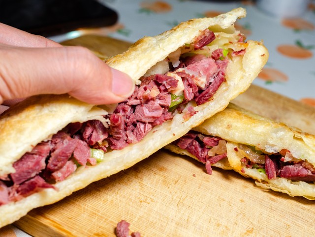 目前十大最火爆的小吃,深受喜爱的热门小吃有哪些