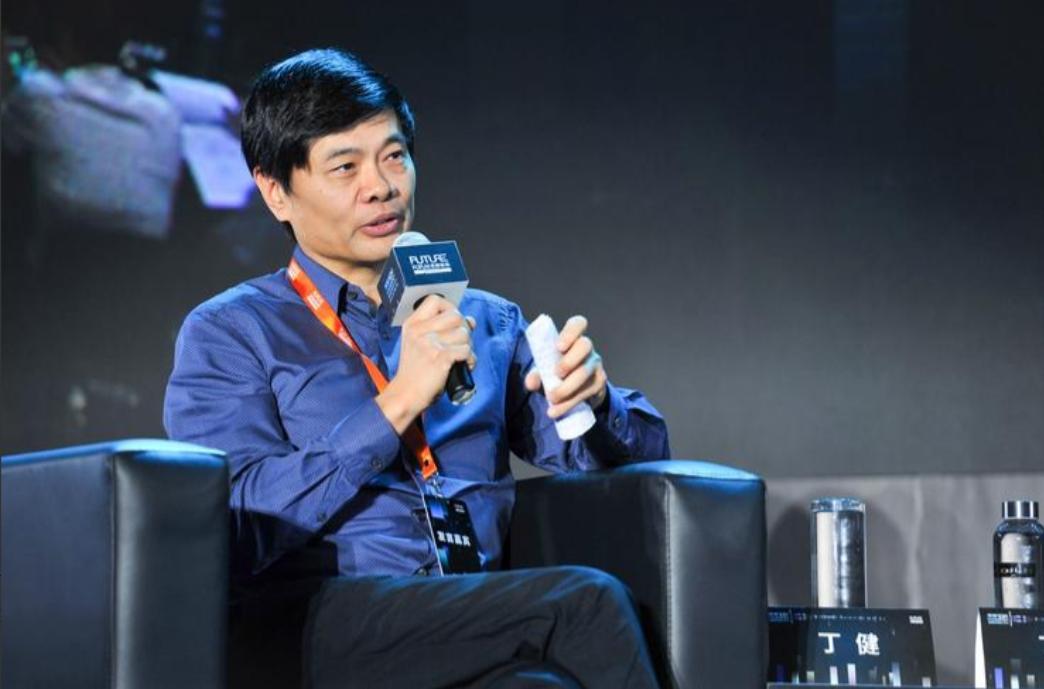 许戈辉为什么离开凤凰卫视,许戈辉哪年离开凤凰卫视