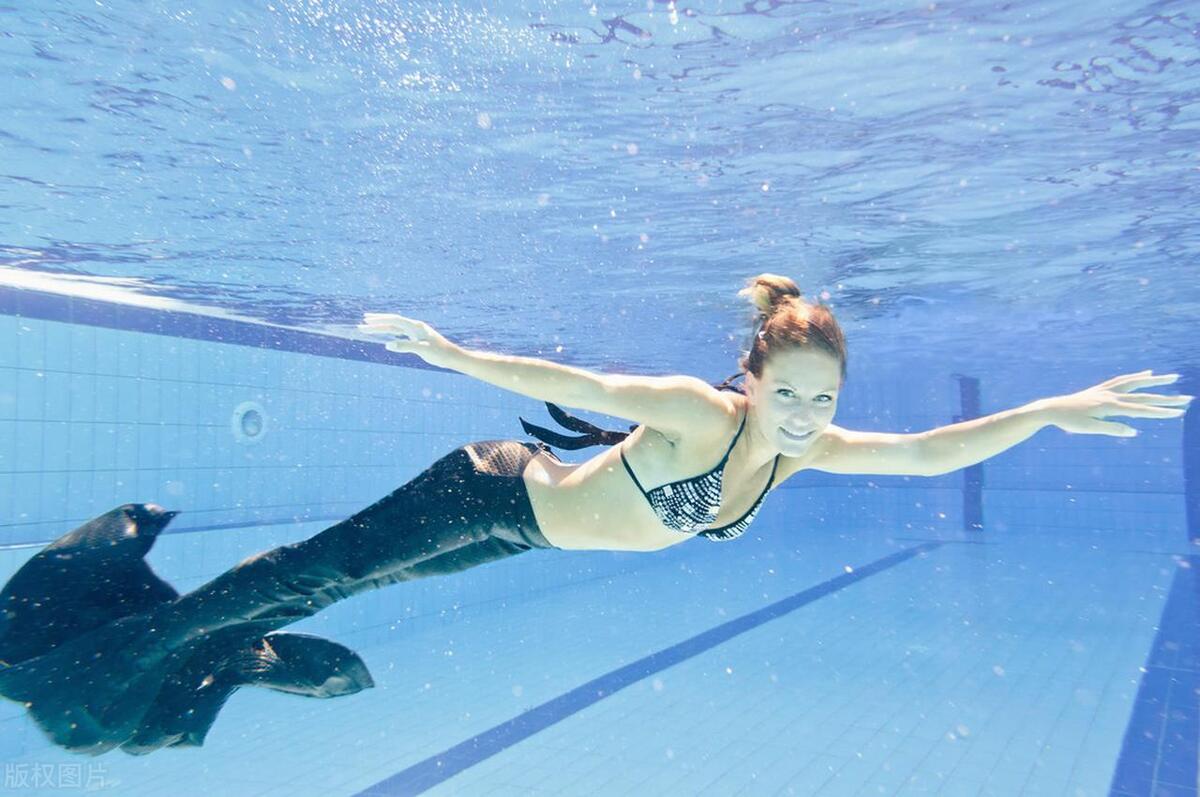 三亚潜水逼迫游客拍照,游客在三亚潜水被摘面罩推销