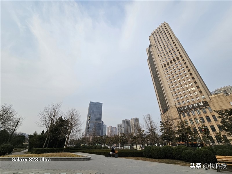 三星galaxys23ultra超大屏,三星galaxys23ultra打游戏分屏
