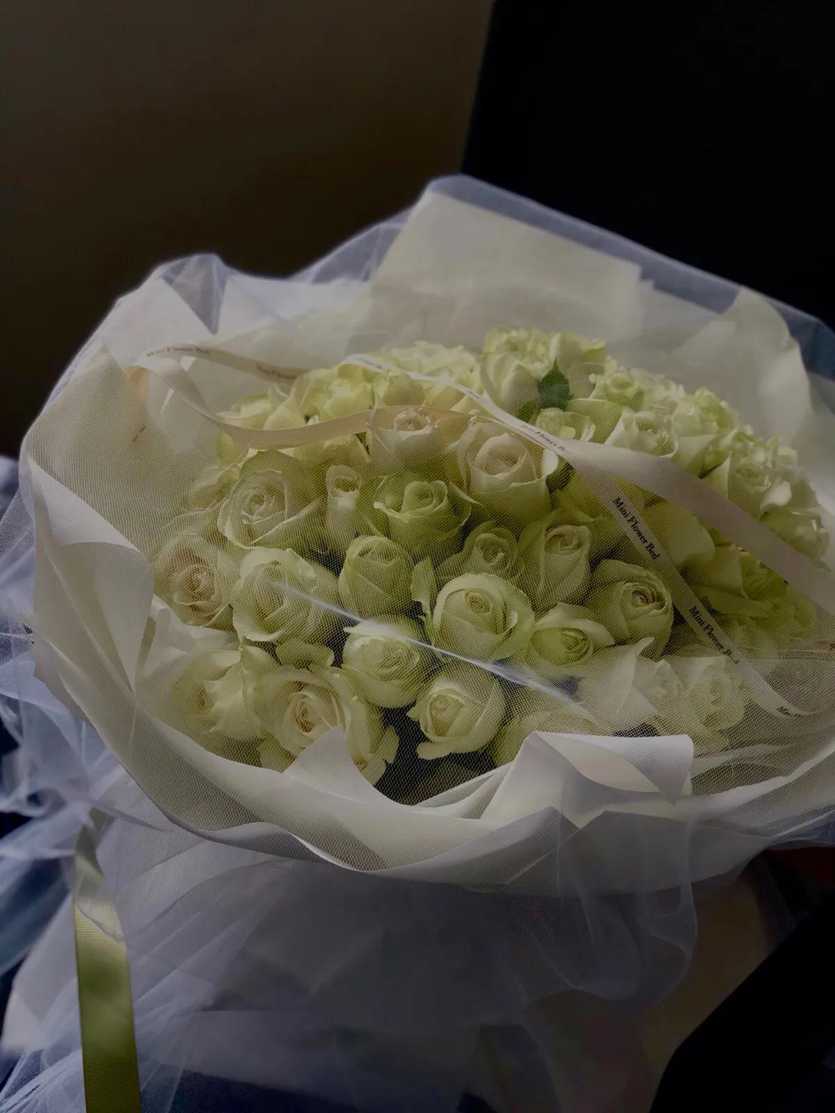 一朵白色玫瑰花的花语是什么,粉色玫瑰花和粉色绣球花花语