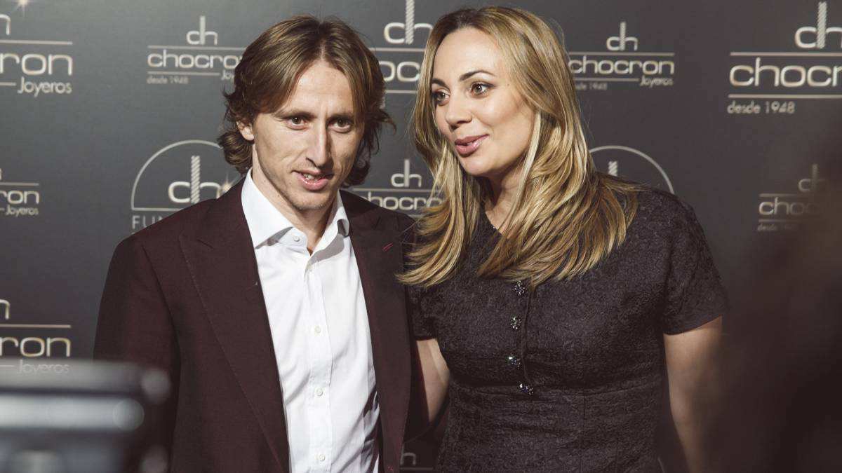 盘点世界杯的球王太太团,世界杯32强当家球星