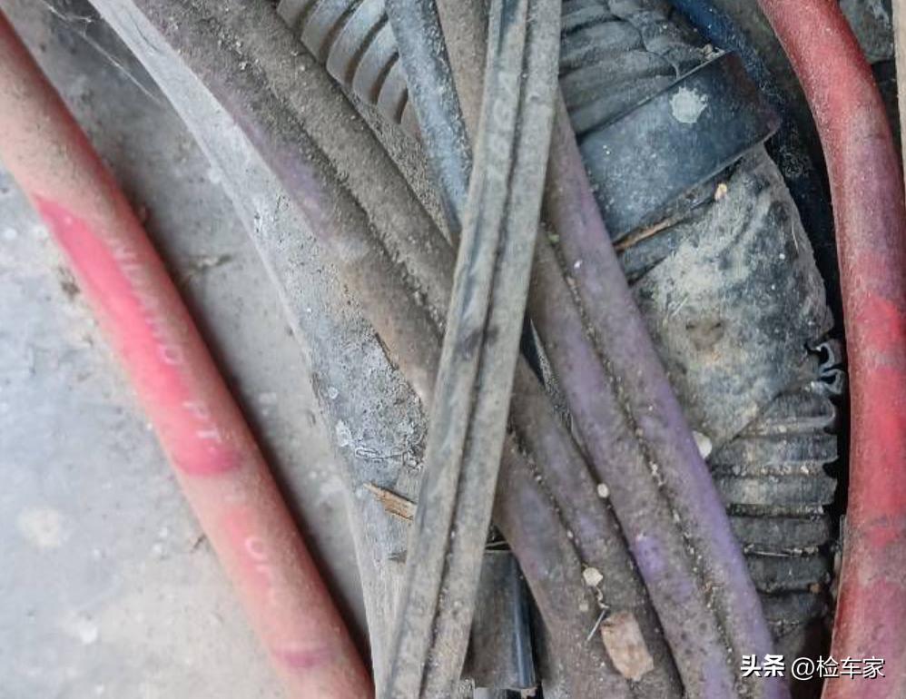 二手比亚迪m6价格,比亚迪m6二手买手动还是自动