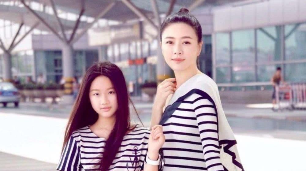 田海蓉被抛弃后活得最精彩,田海蓉丈夫葬礼视频