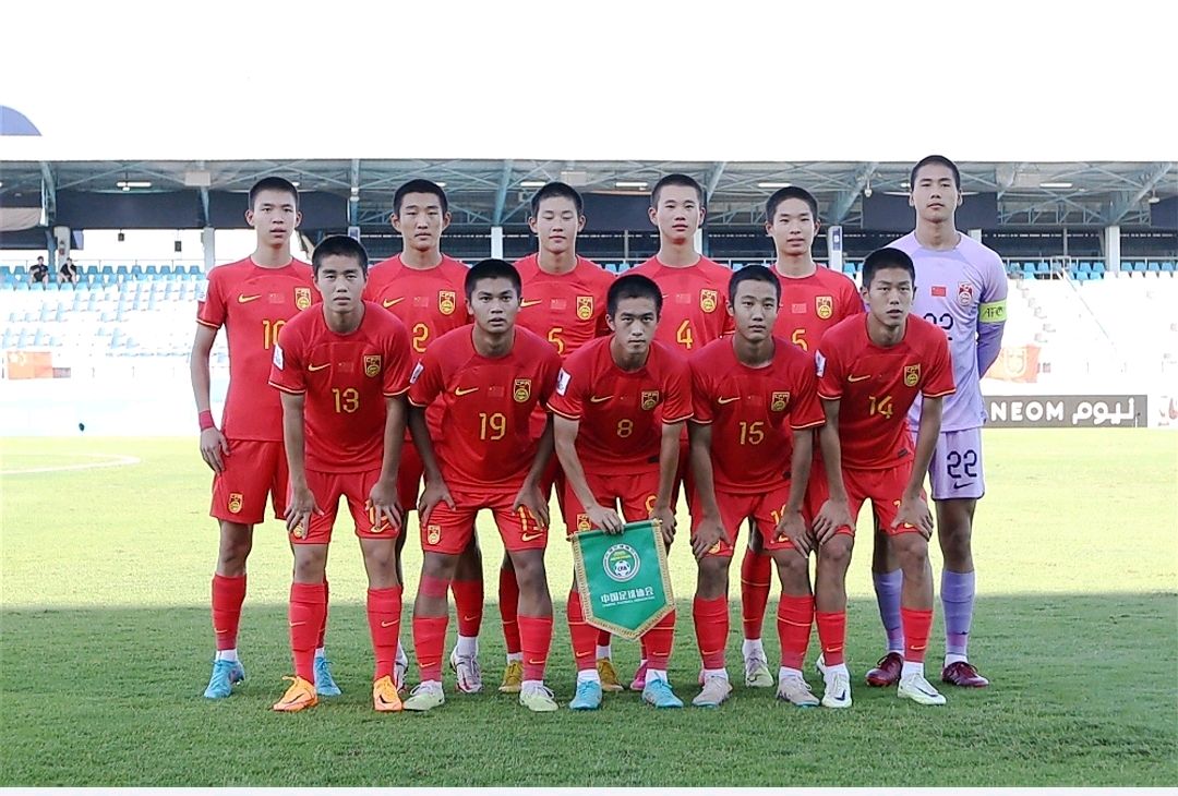 杨晨带领国足u17队员水平,范志毅董路杨晨李瑞峰