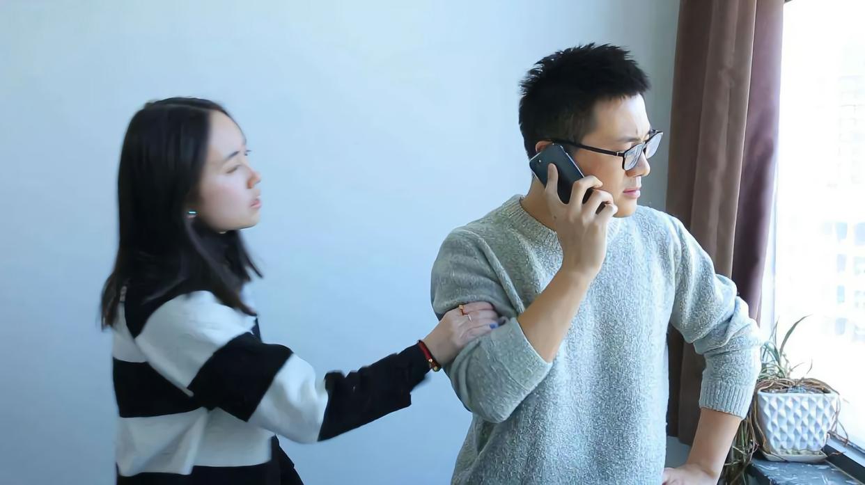 面对一个无理取闹的女人怎么办,面对女生无理取闹怎么哄她