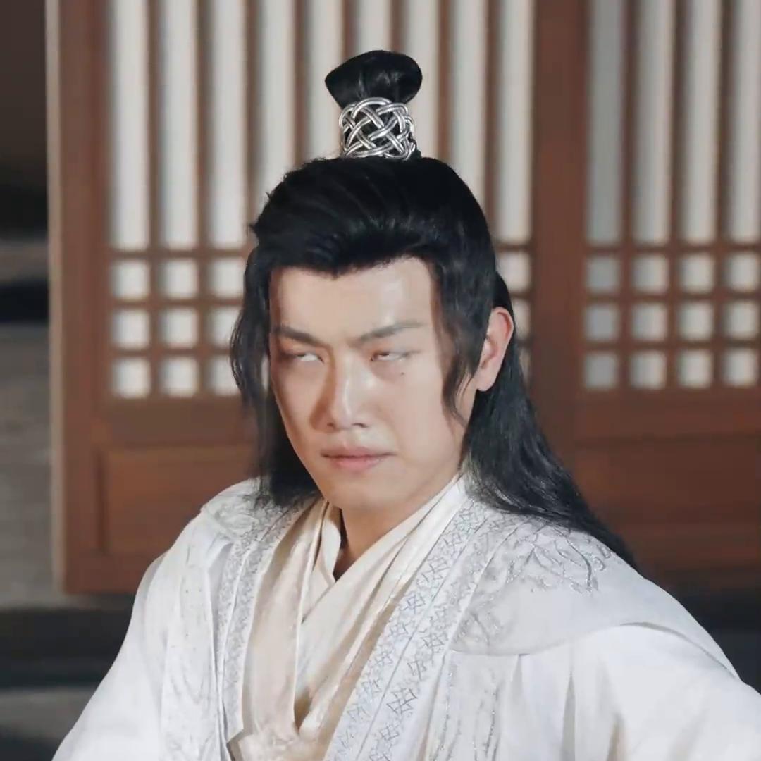 女帝身中*欢合**散剧毒，看向了旁边的小太监……#好剧推荐精...