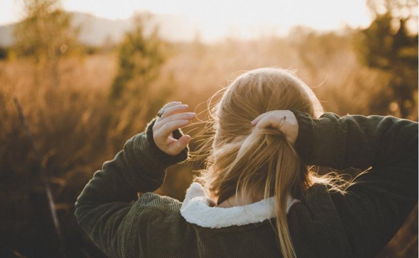 男人会因为爱你而回复信息很慢吗,一个不爱你的男人说爱你怎么回复