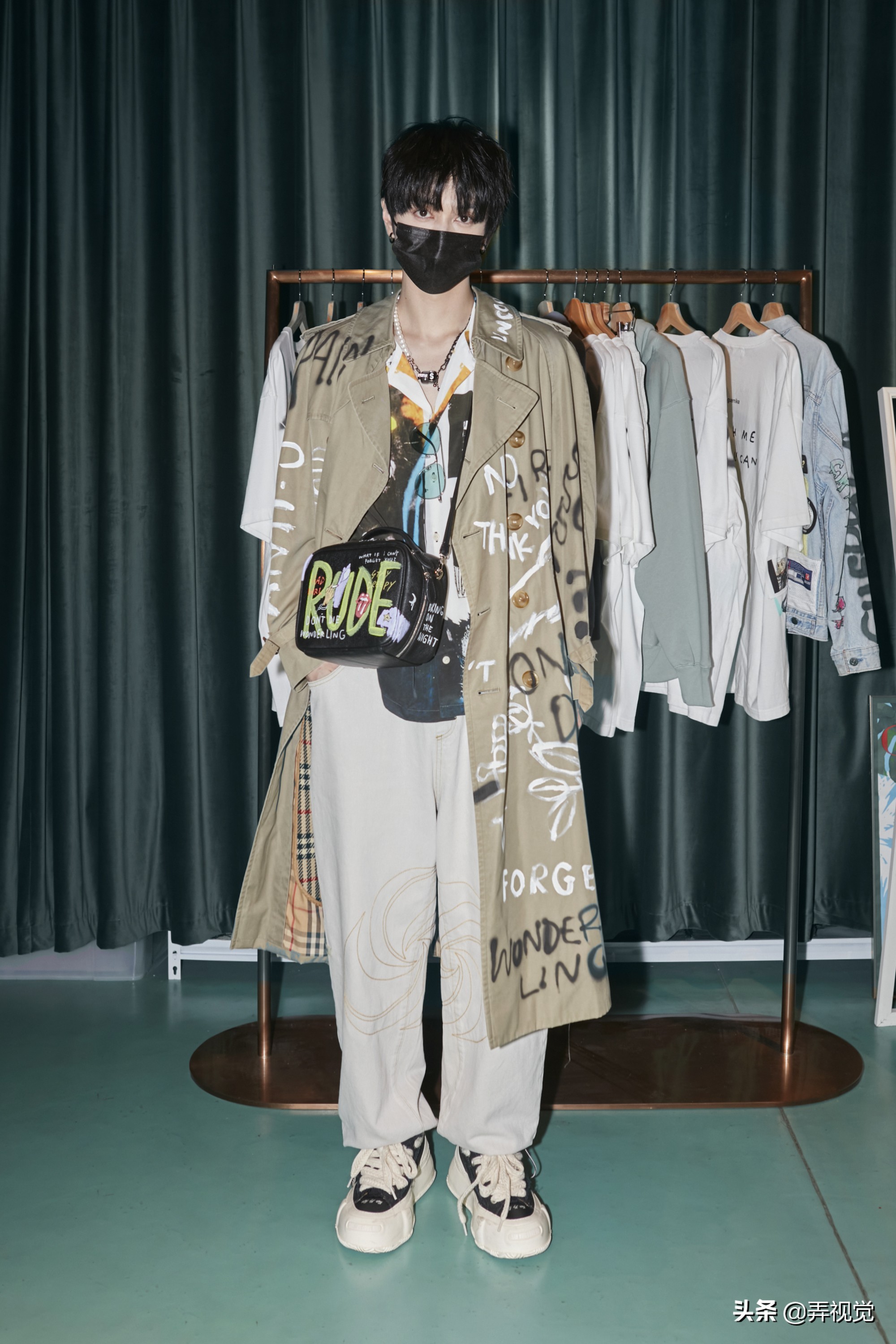 鏃ョ郴娓灏忎紬娼墝,灏忎紬鏃ョ郴娼墝