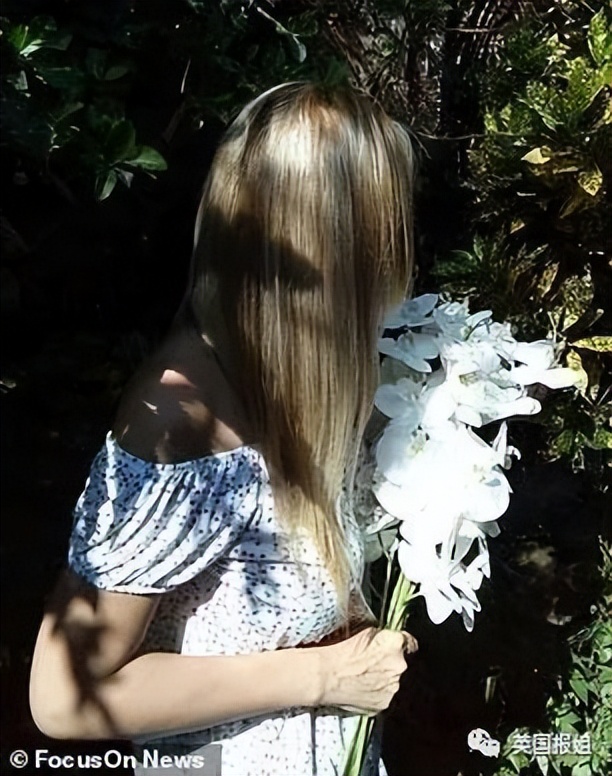 一男子为了变性为女生,竟然用鱼皮造了*体下**