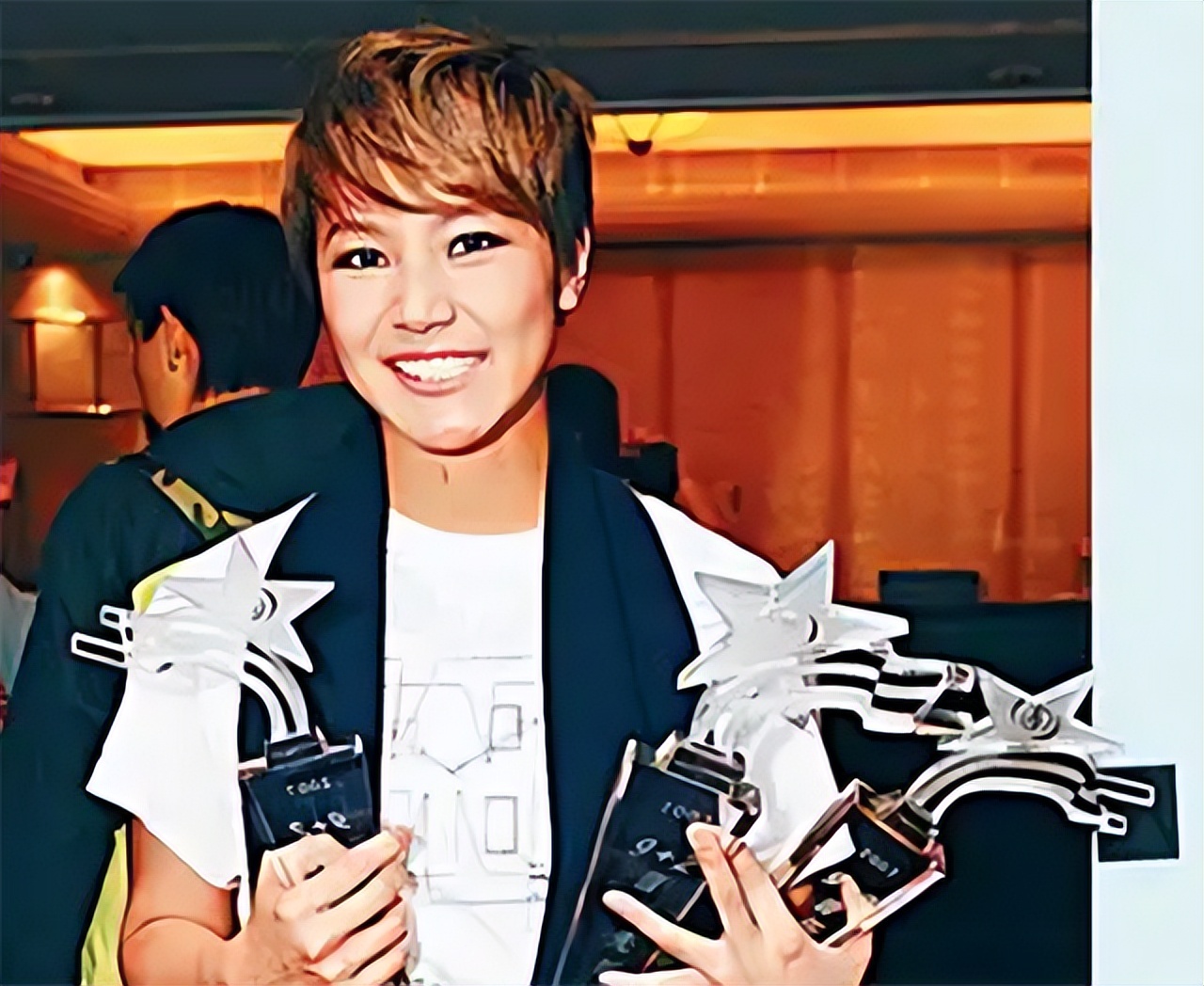 香港暴徒“潜逃”澳大利亚的悲惨生活：靠打临时工过活