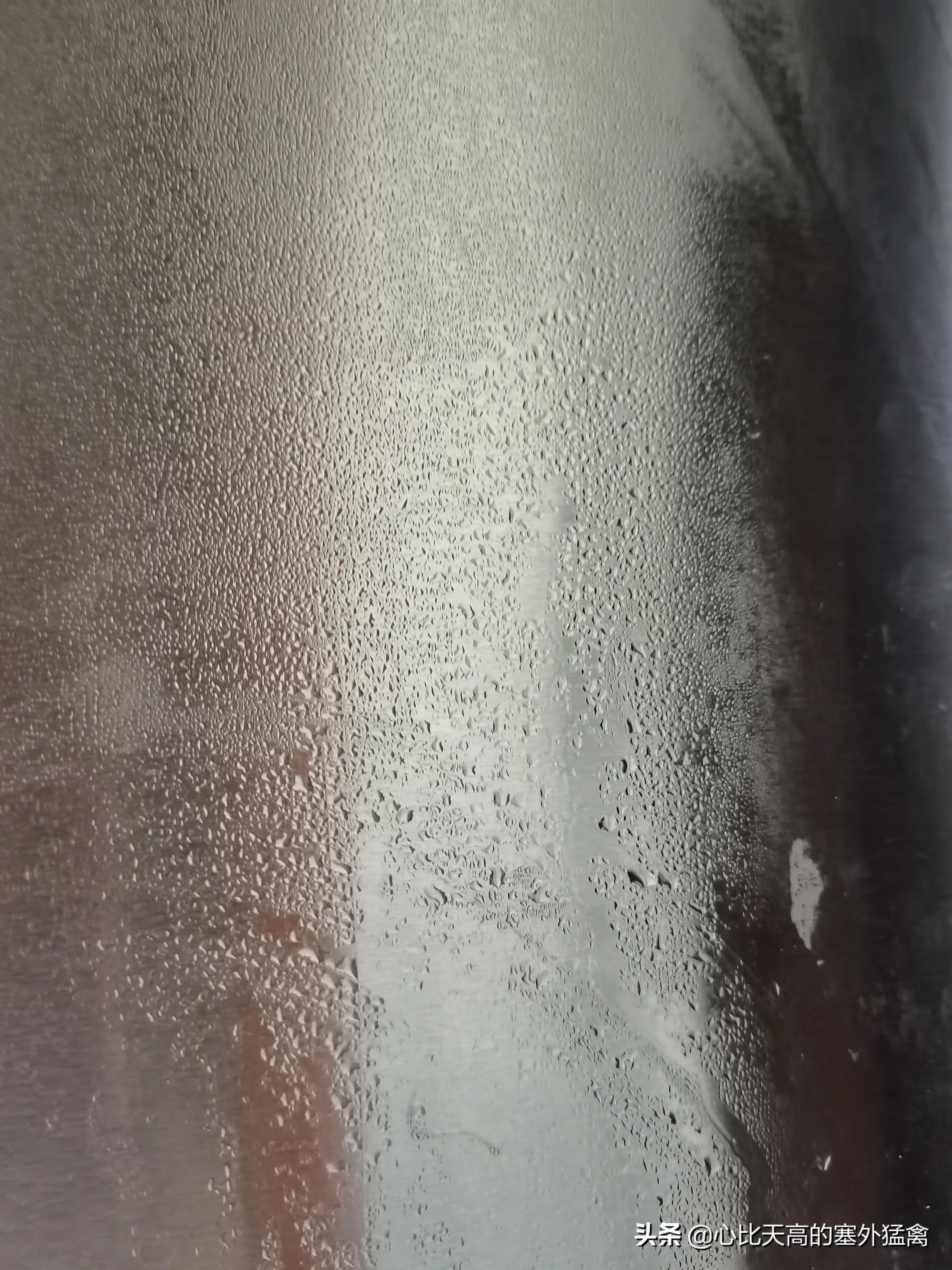 “回南天”驾到深圳，墙壁地面都流汗了，肿么办