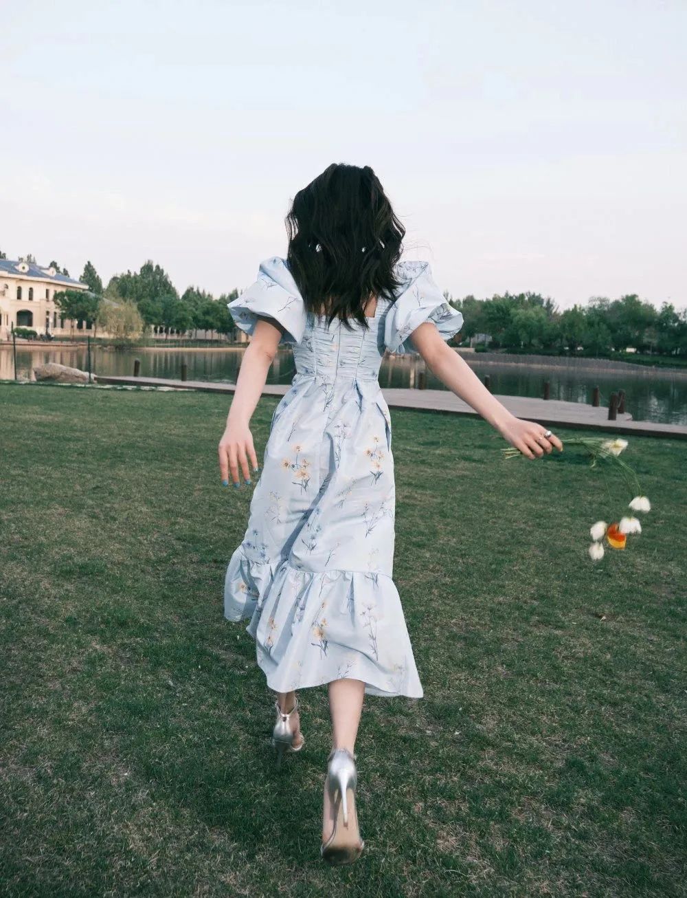 夏季小众吸睛穿搭韩系冰淇淋色,炎热的夏天穿什么颜色显得好看