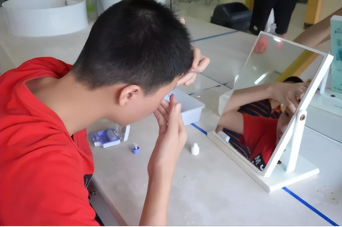 麦迪格角膜塑形镜左蓝右紫,麦迪格角膜塑形镜佩戴全过程