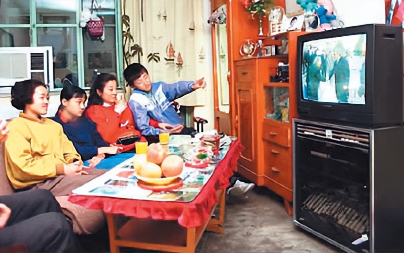 液晶电视降价了,液晶电视机价格怎么跌这么厉害