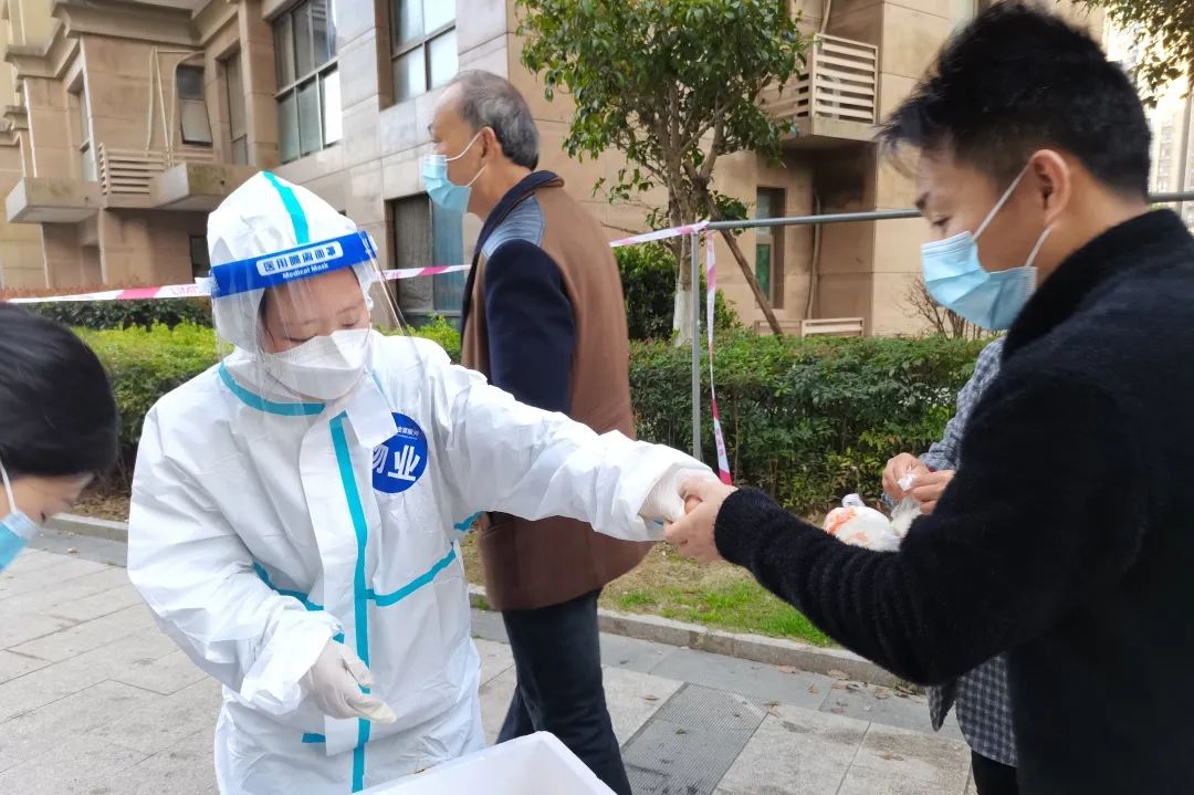 赞！同心抗疫，世纪金源服务筑牢疫情防控社区防线