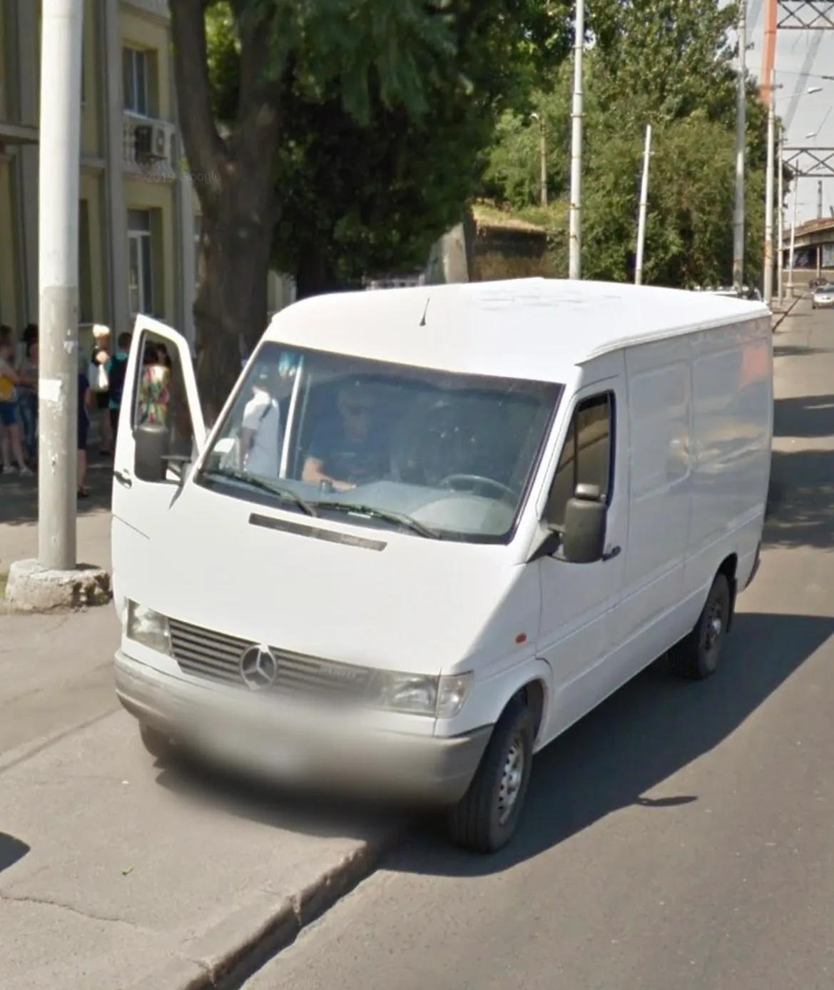 乌克兰敖德萨街头老车、日系车多，但俄罗斯车很少