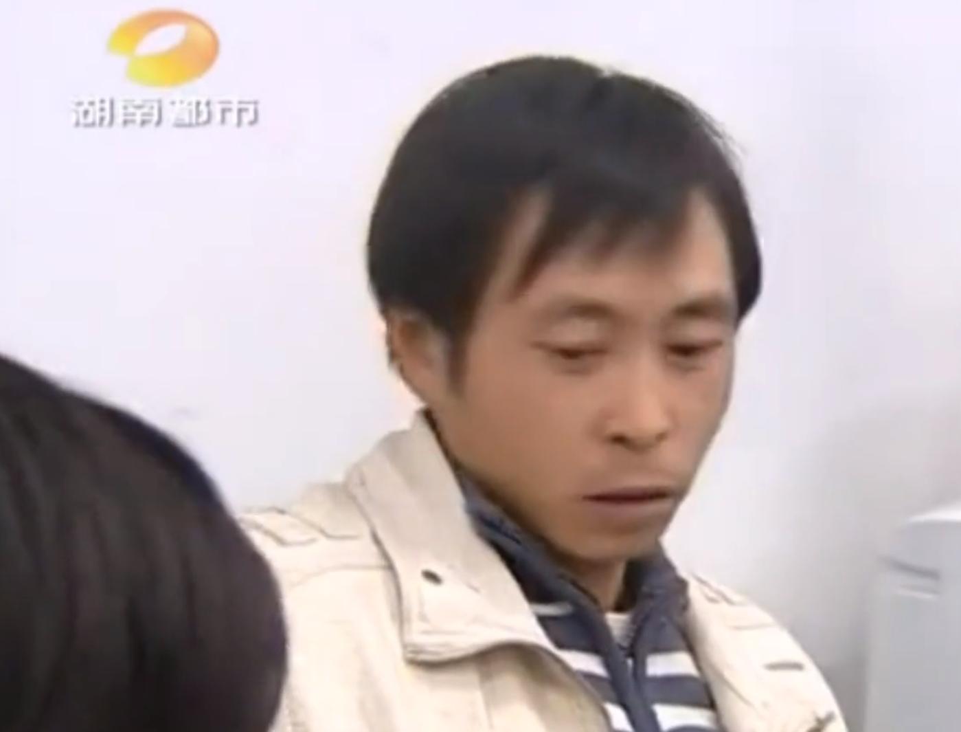 女为网恋男友生娃后对方失联,女子为网恋大叔生下双胞胎