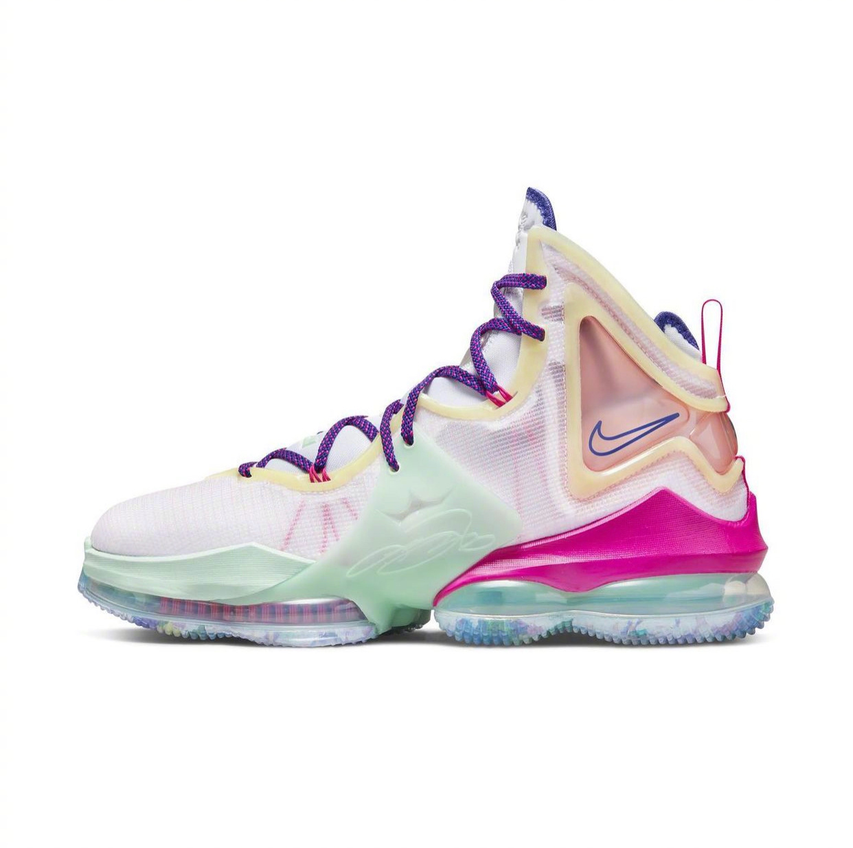 耐克篮球“情人节”限定曝光，团队鞋帅翻，AJ36郭艾伦配色有点丑