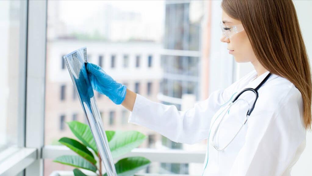 腰痛有可能是结核炎症引起的吗,肾结石腰疼伴有血尿是怎么回事