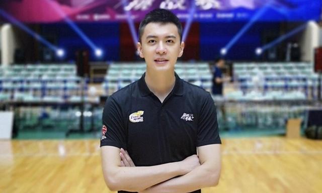 郭士强担任中国主教练,杨鸣帮郭士强挺进季后赛
