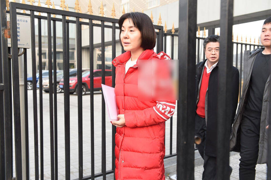 出轨整容医院院长,出轨整容医生转移丈夫22亿资产