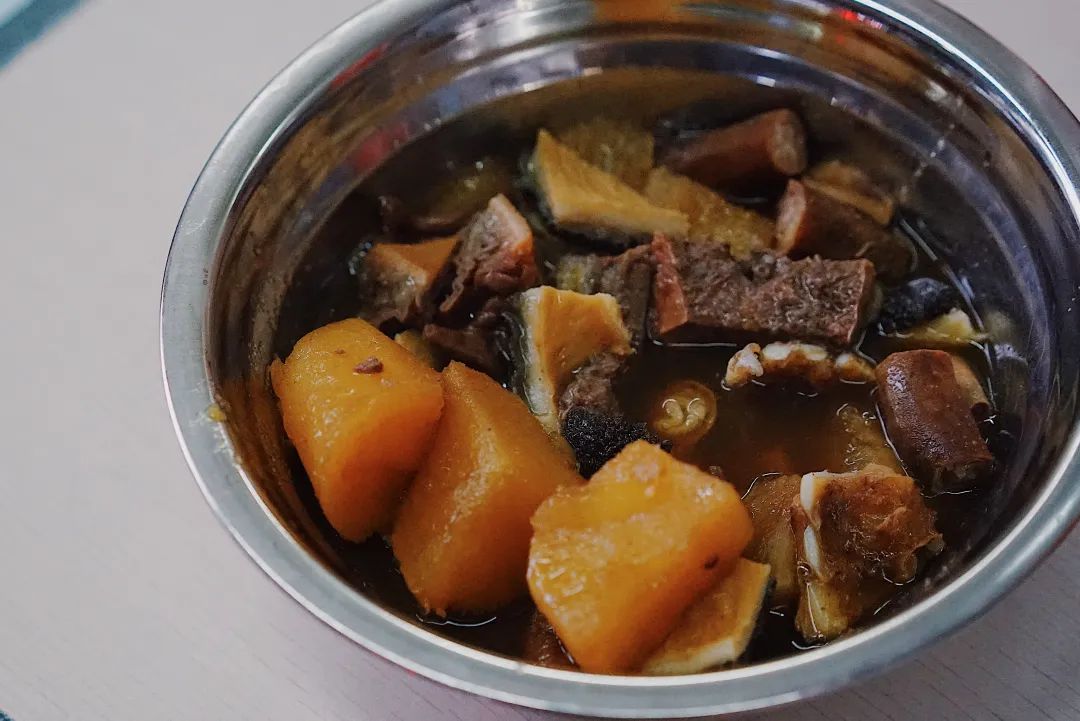 奇了怪了，究竟是什么宝地让广州老饕们也净爱往这钻？