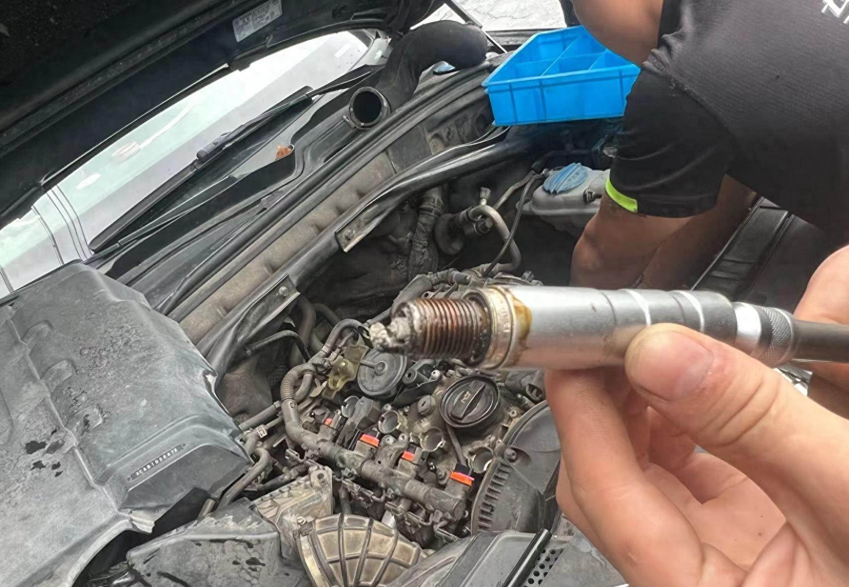 奥迪q5爆水管原因,奥迪q5落水