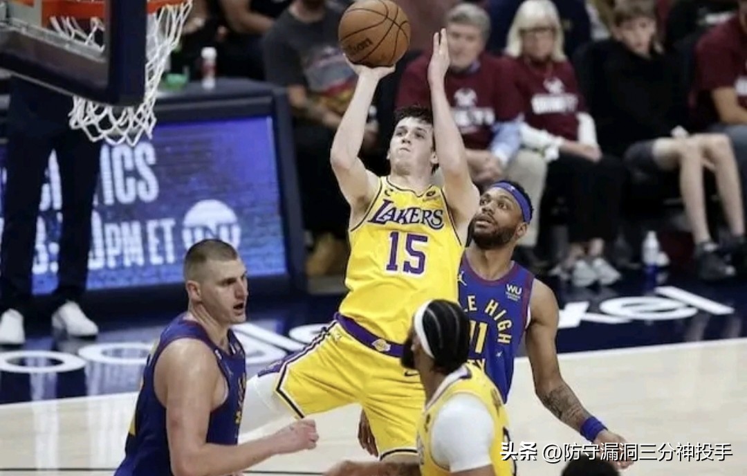 里弗斯狂砍35分拯救湖人,湖人双核里夫斯末节14分弹无虚发