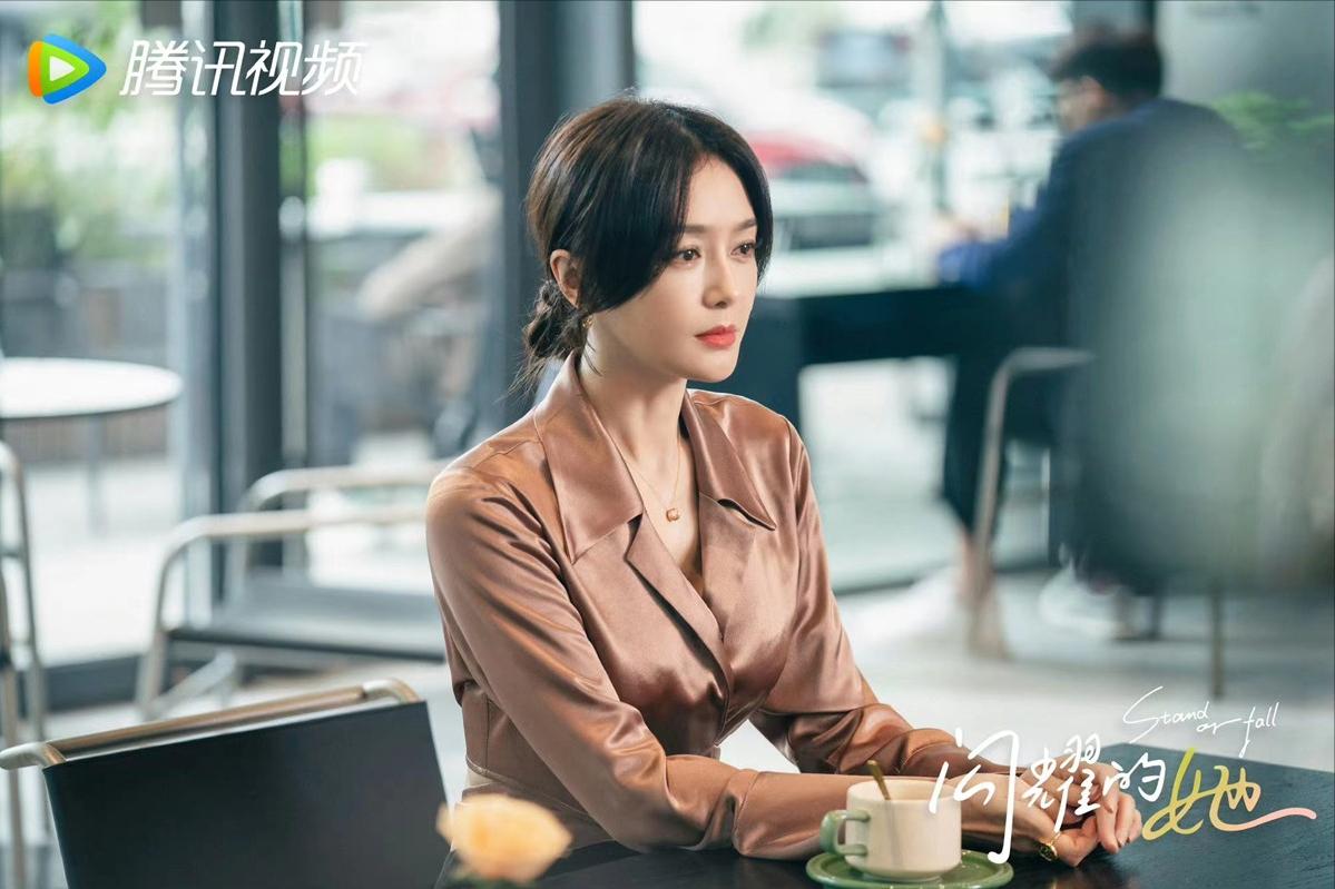 好家伙！开播拿下榜单第1，爱奇艺重磅强推，这剧真的越看越上瘾