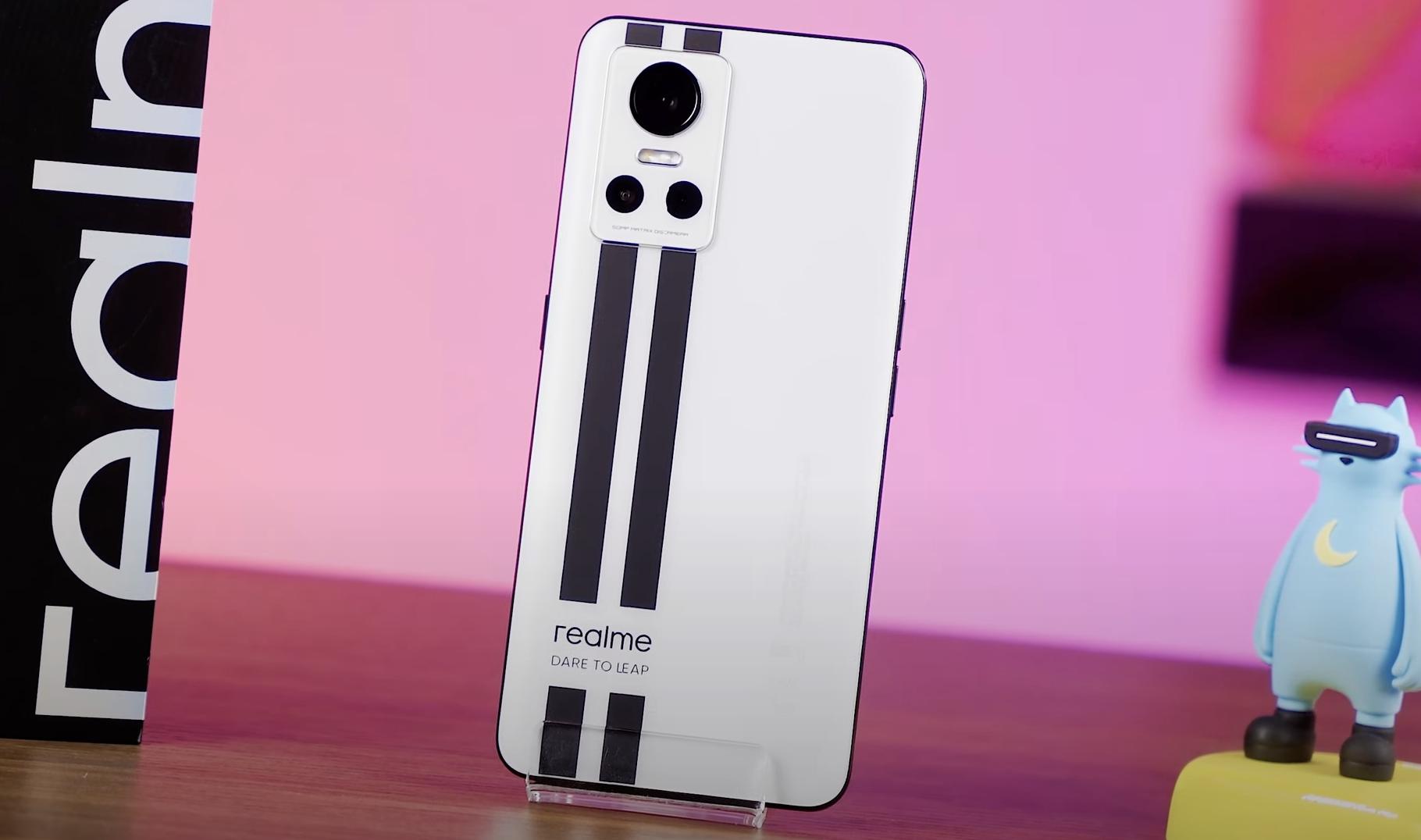 目前最值得买手机是哪一款,2500元最值得买手机