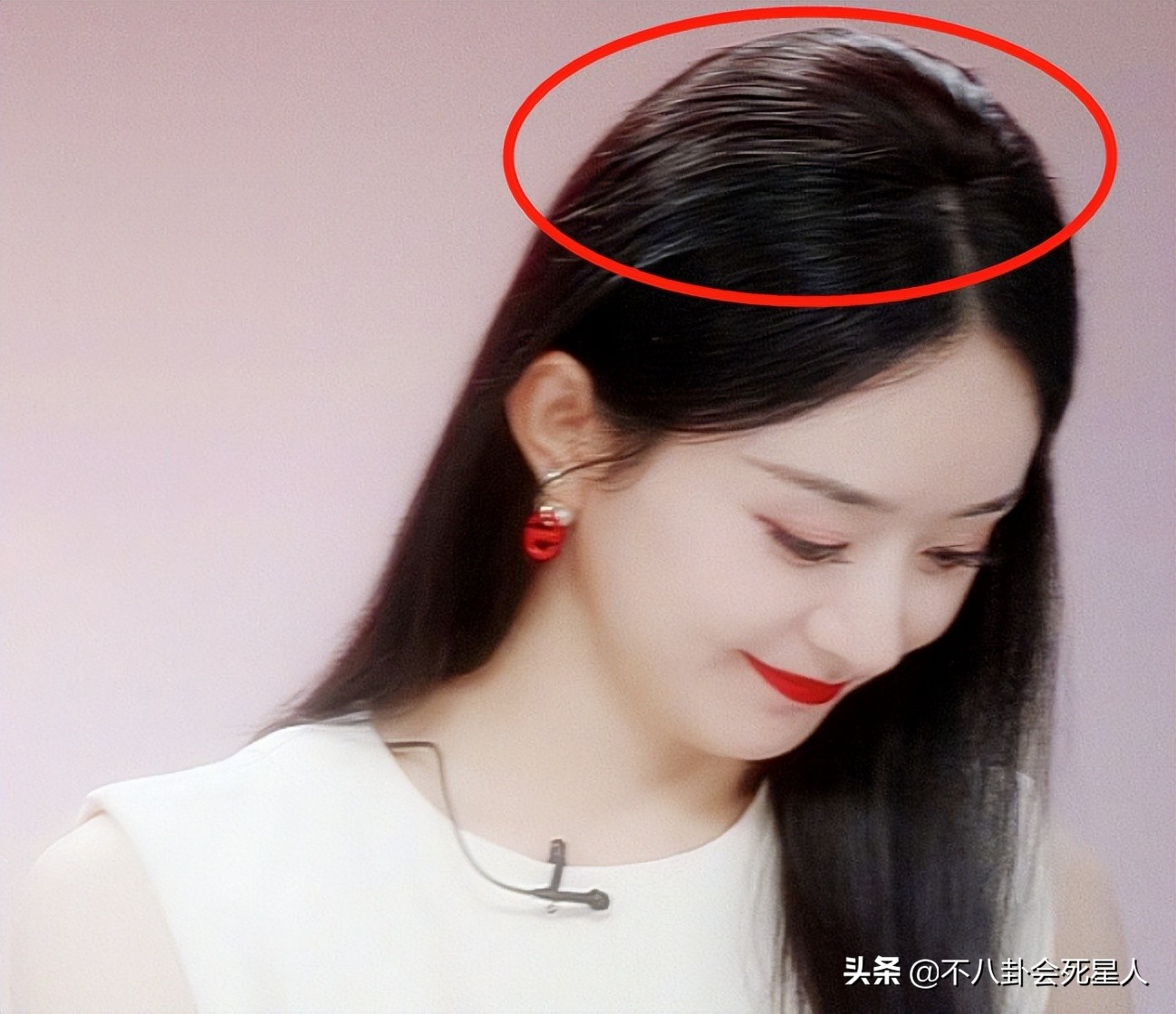 刘晓庆戴头套,刘晓庆戴假发吗