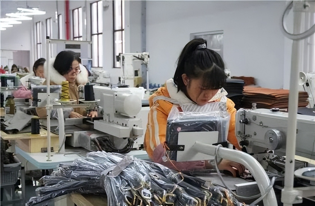 “小皮包”闯入国际大市场“广州总部+安顺基地”带动普定经济发展、群众就业