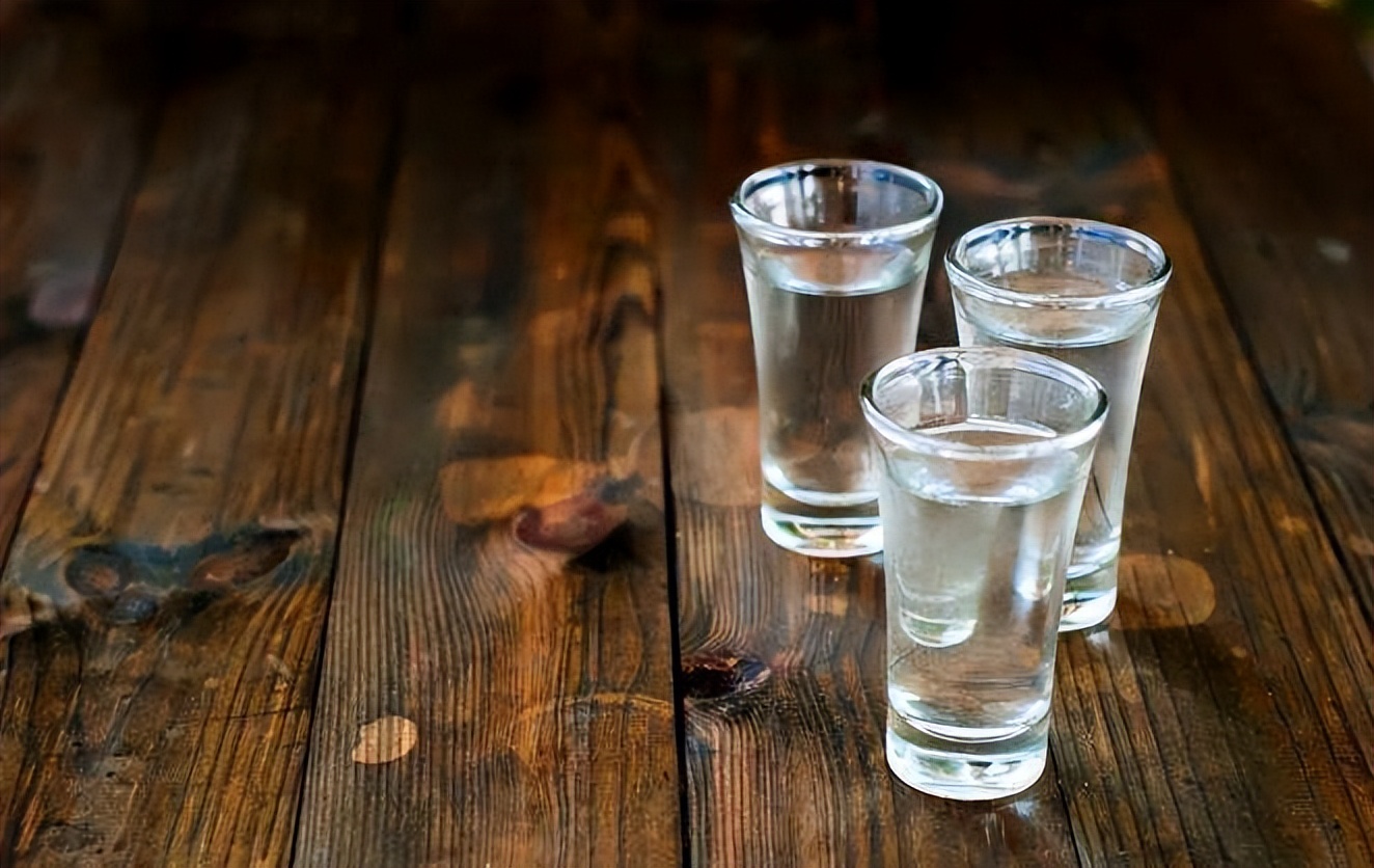 超市里正宗的纯粮食酒有哪些,超市里面好喝不贵的100%纯粮食酒