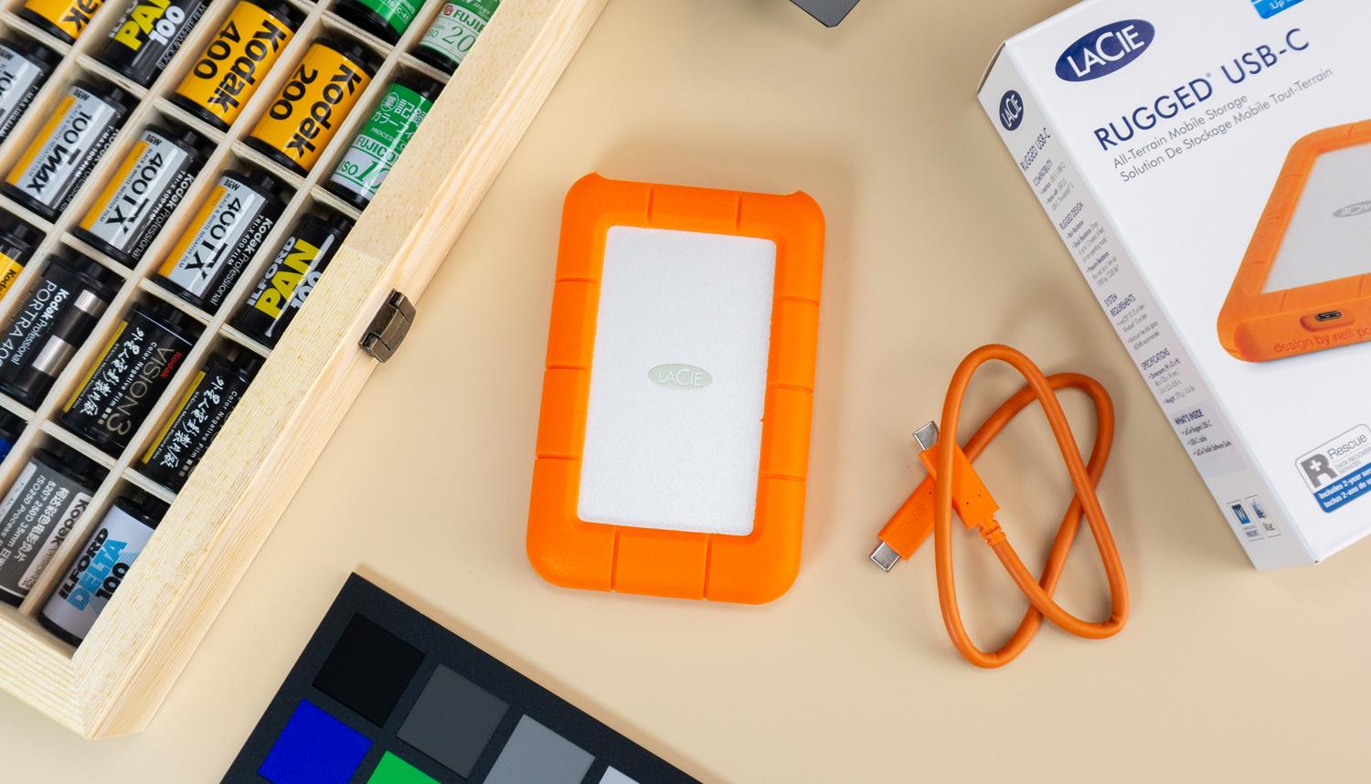 一个视频初学者的设备都有啥？2K显示器+存储工具+拓展坞+SD卡