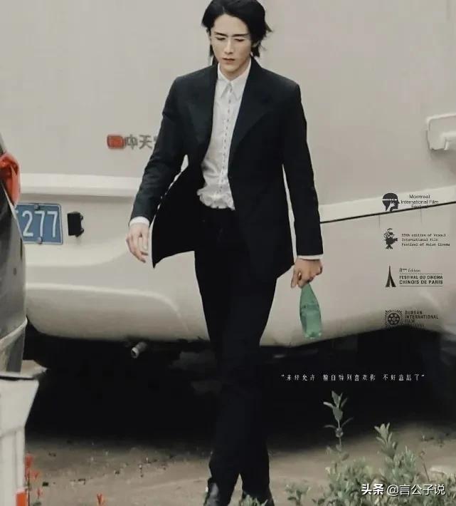 9位瘦成纸片人的男星,骨瘦如柴的皮包骨男明星