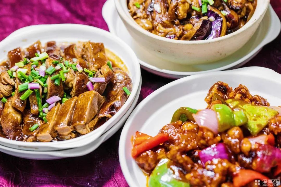 80年代的职工食堂,40年前的职工食堂