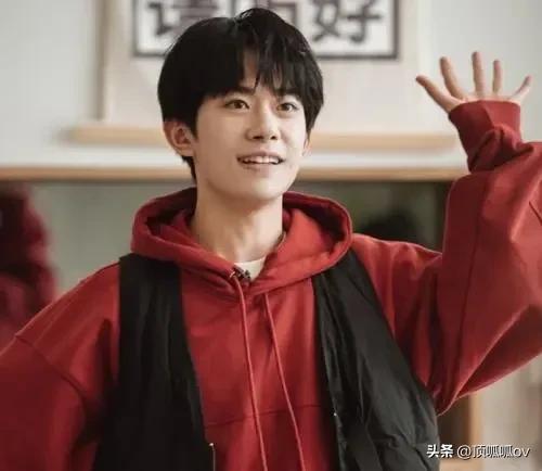 国家点名表扬的8位明星小视频,被央视点名表扬的年轻明星