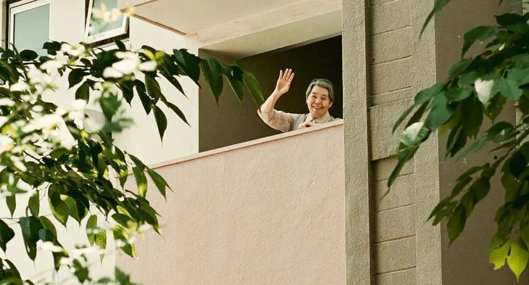 家里老人摔倒该怎么办,家里老人跌倒了买什么东西比较好