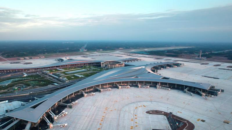 首批入境旅客顺利通关天津,首批入境旅客顺利通关大连