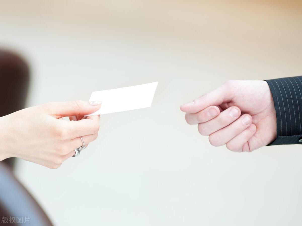 “视频上传到群里了”豪门夫妻*妻换**游戏还分享给其他群友评鉴