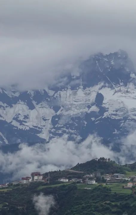 夫妻带5岁女儿和4岁儿子环游世界,夫妻带着孩子环游世界