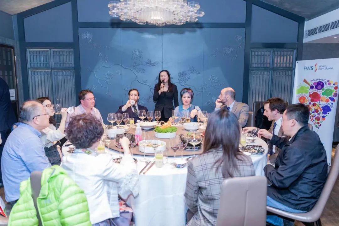 专访DianaHan|在负责西班牙酒推广项目时，一个report写上百页