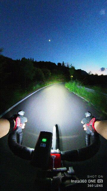 前行的路一片坦途,前行的道路一片光明