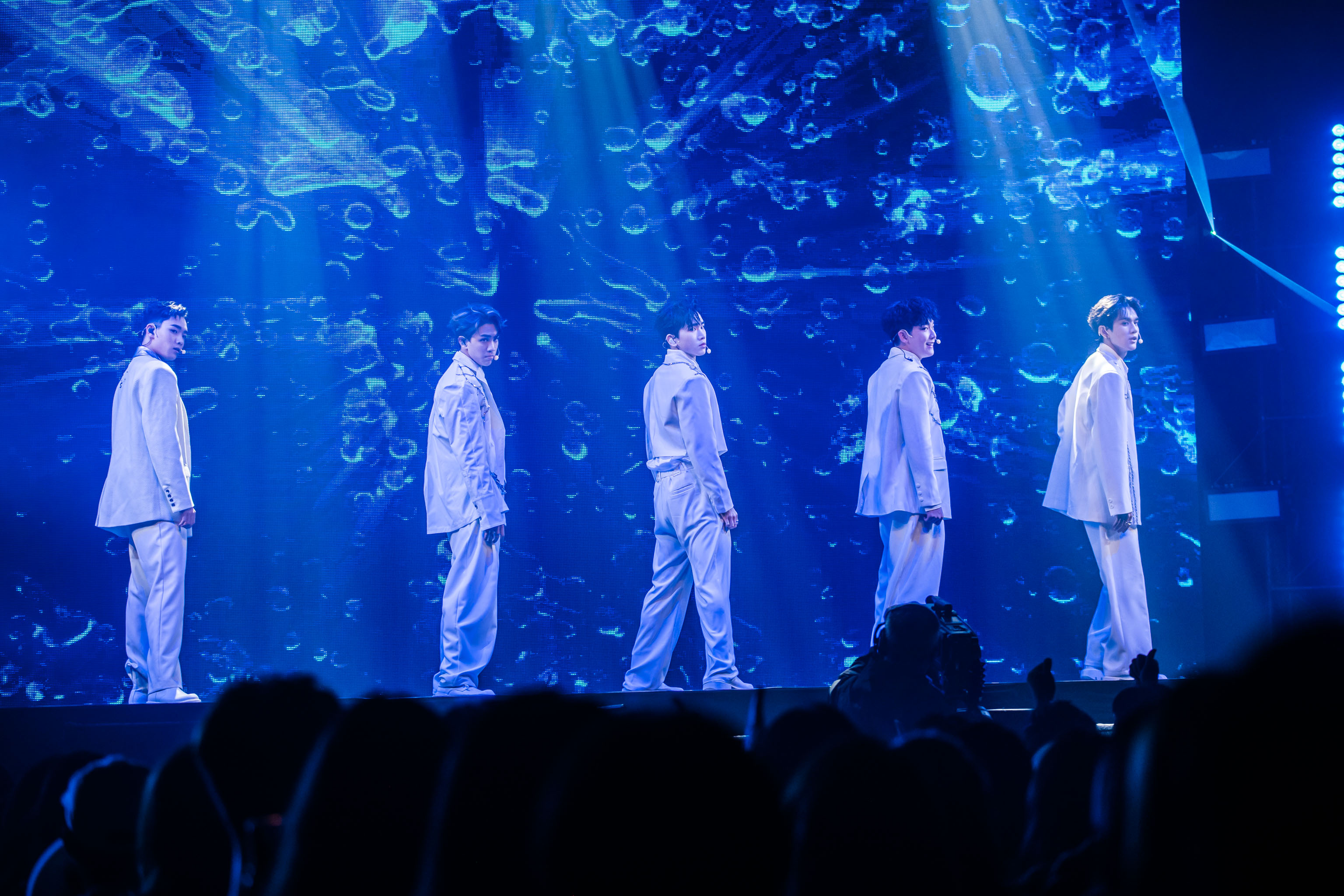 AcQUA源少年怀揣初心火爆开唱连开两天演唱会现场嗨翻