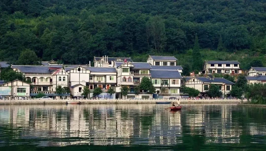 清明哪里适合踏青旅游,清明踏青好去处赏景玩乐两不误