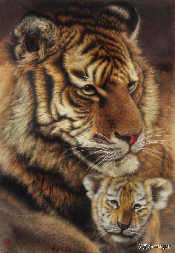 如同真毛一样的湘绣，让猛狮一展温柔与灵动