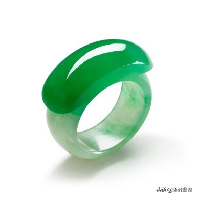 佳士得拍卖翡翠手镯图片,越贵越有人买